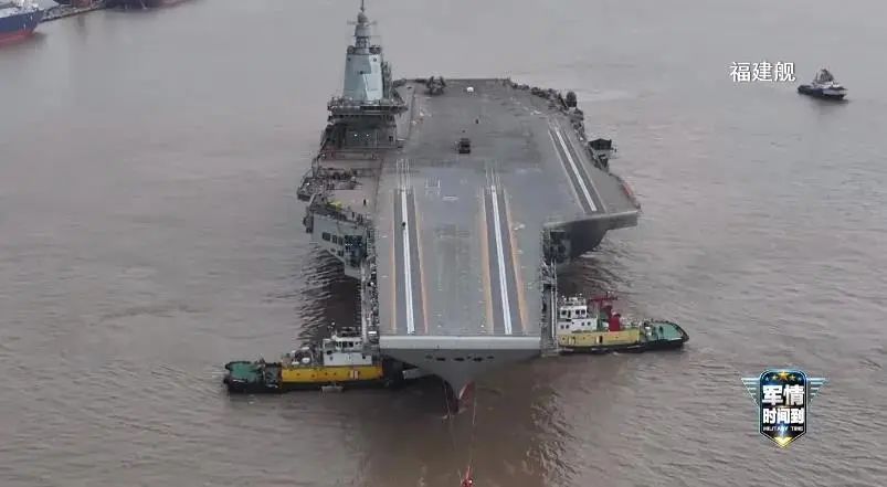 中国海军福建舰今天上午出海开展首